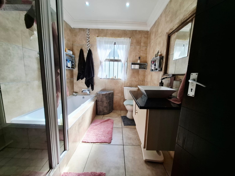 3 Bedroom Property for Sale in Baysvalley Free State